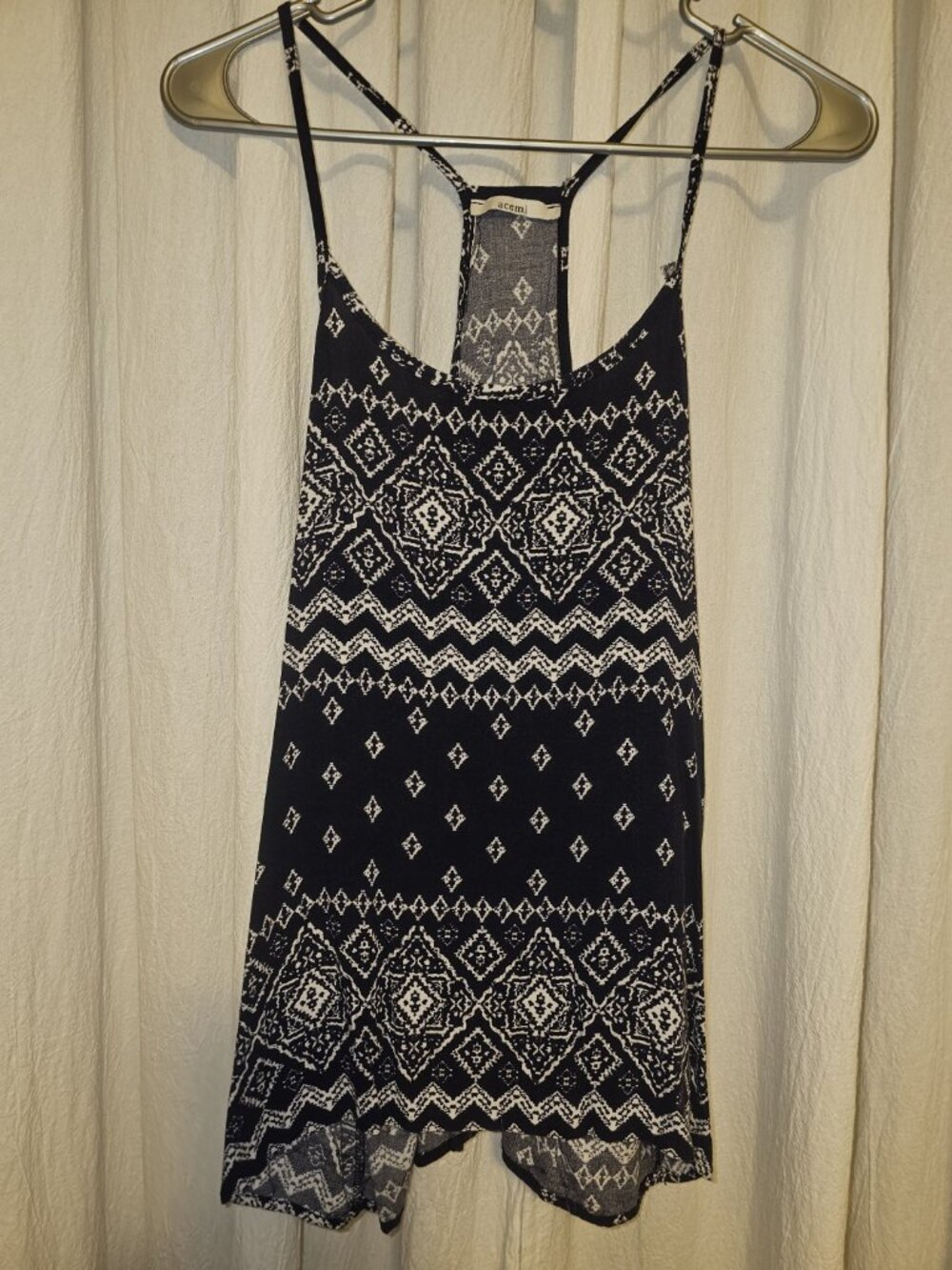 Acemi Navy Blue Ivory Geometric Racerback Flowy Tank Top Size M
